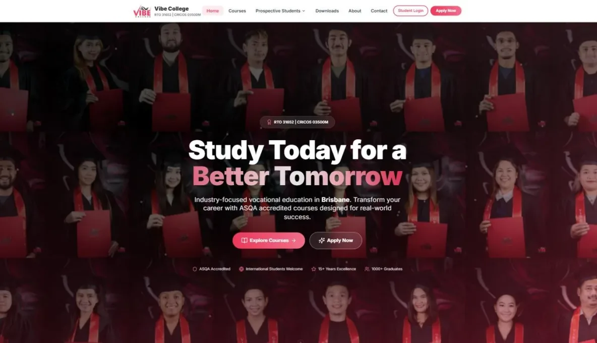 Screenshot of the Vibe College website, designed and built by Synex Studio